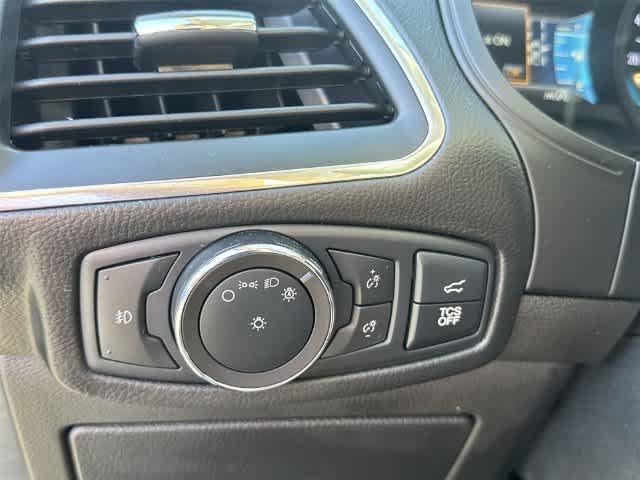 Used 2022 Ford Edge Titanium AWD/4WD image 17