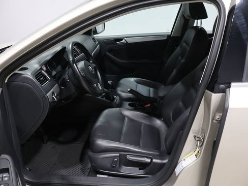 Used 2013 Volkswagen Jetta SE image 9