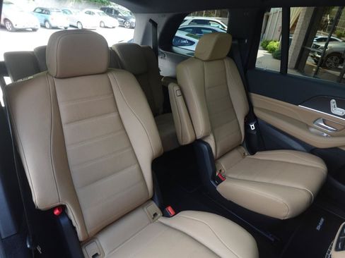 Used 2025 Mercedes-Benz GLS 450 4MATIC image 10
