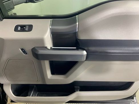 Used 2017 Ford F250 XLT w/ XLT Premium Package AWD/4WD image 28