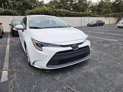Used 2024 Toyota Corolla LE image 4