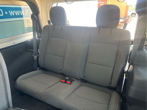 Used 2025 Jeep Wrangler Sport AWD/4WD image 32