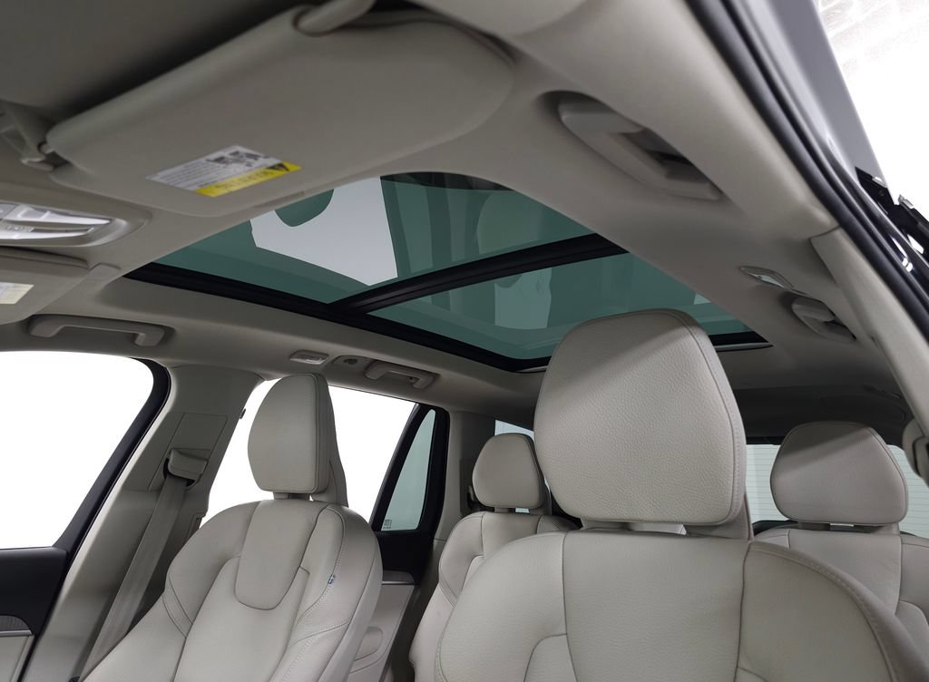 Certified 2024 Volvo XC90 T8 Plus w/ Protection Package AWD/4WD image 18