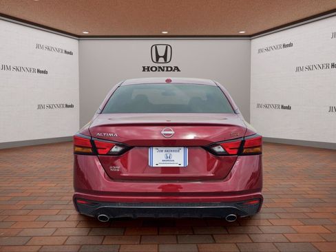 Used 2024 Nissan Altima 2.5 SR FWD image 11
