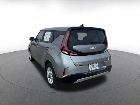 Used 2025 Kia Soul LX w/ LX Technology Package image 11