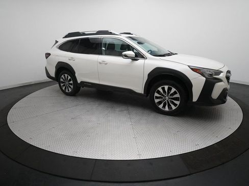 Used 2023 Subaru Outback Touring image 13
