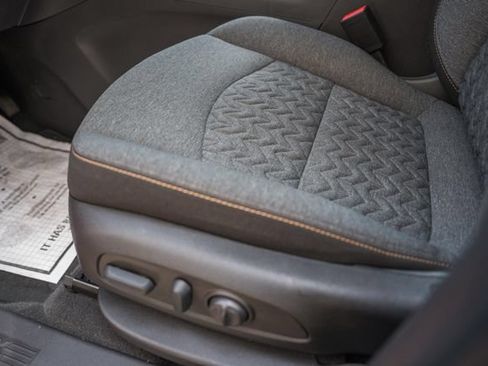 Used 2022 Chevrolet Equinox LT FWD image 40