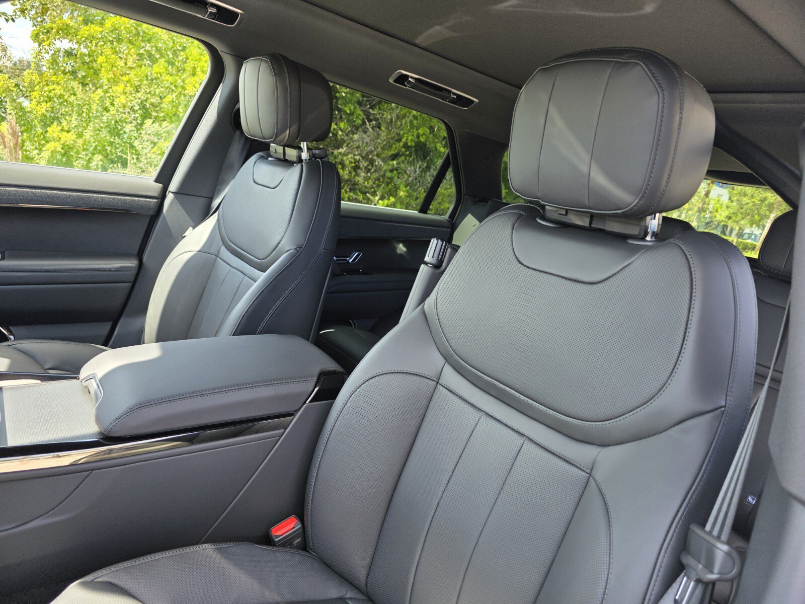 New 2027 Land Rover Range Rover Sport Dynamic SE AWD/4WD image 11
