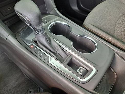 Used 2024 Chevrolet Equinox LT FWD image 17