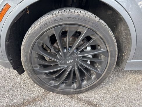 Used 2025 Lincoln Aviator Reserve w/ Equipment Group 201A image 4