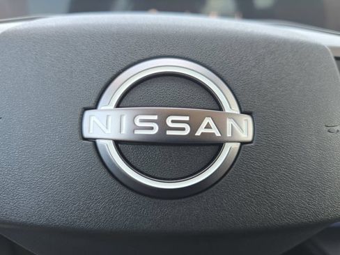 Used 2026 Nissan Sentra SV w/ SV Convenience Package FWD image 5