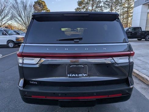 Used 2024 Lincoln Navigator L Reserve image 7
