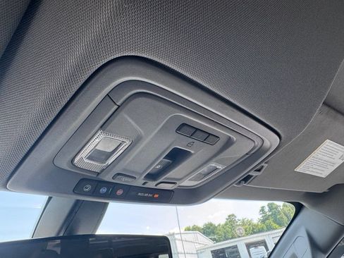 Used 2019 Chevrolet Silverado 1500 LT Trail Boss AWD/4WD image 32