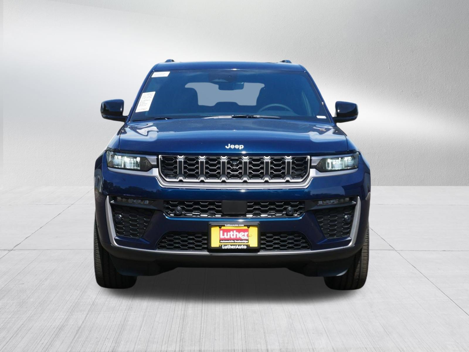 New 2027 Jeep Grand Cherokee Limited w/ Technology Group II AWD/4WD image 2