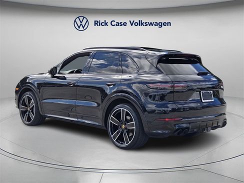 Used 2022 Porsche Cayenne image 7