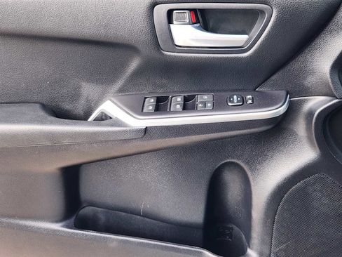 Used 2015 Toyota Camry LE image 23