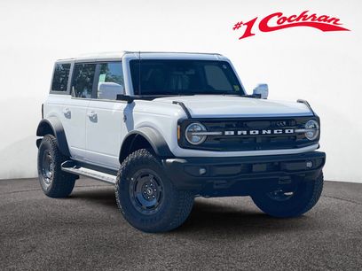 New 2025 Ford Bronco Outer Banks w/ Sasquatch Package