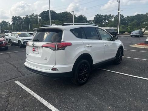 Used 2016 Toyota RAV4 LE AWD/4WD image 3