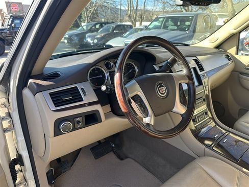 Used 2014 Cadillac Escalade ESV Premium AWD/4WD image 33