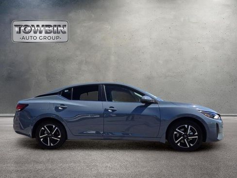 Used 2025 Nissan Sentra SV w/ All-Weather Package FWD image 3
