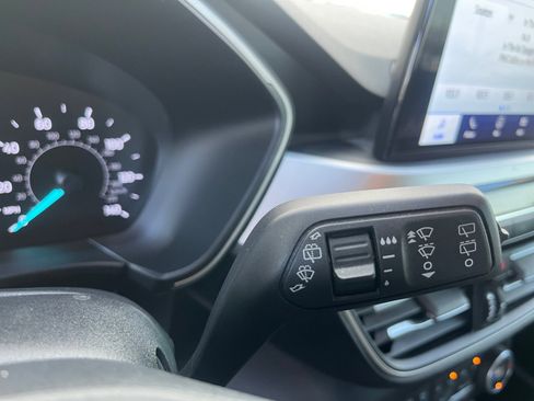 Used 2020 Ford Escape SE image 11