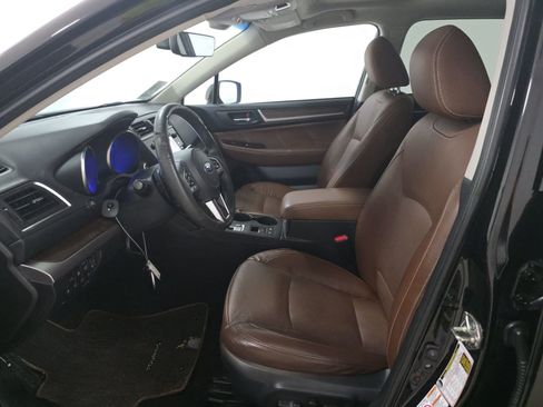 Used 2017 Subaru Outback 2.5i Touring w/ Popular Package #5A AWD/4WD image 10