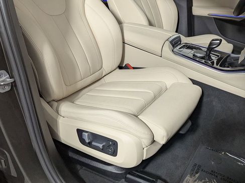 Used 2021 BMW X5 xDrive40i w/ Convenience Package AWD/4WD image 28