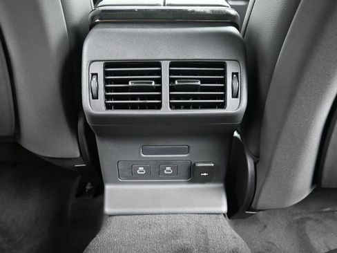 New 2026 Land Rover Range Rover Velar Dynamic SE image 17