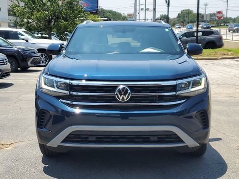 Certified 2023 Volkswagen Atlas Cross Sport SE w/ Panoramic Sunroof Package FWD image 2