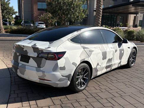 Used 2020 Tesla Model 3 Standard Range RWD image 3