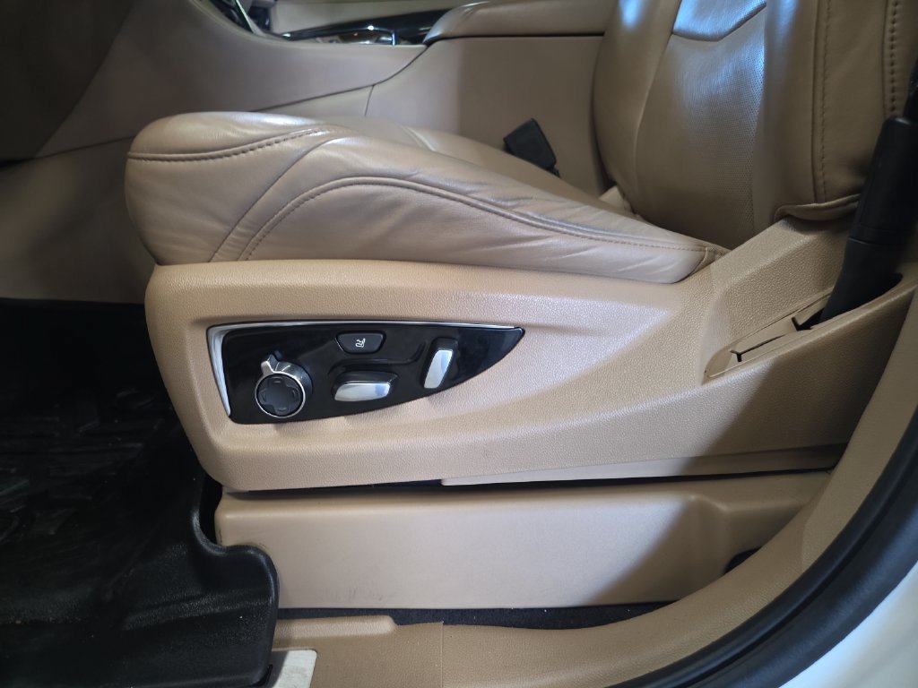 Used 2020 Cadillac Escalade Platinum AWD/4WD image 31
