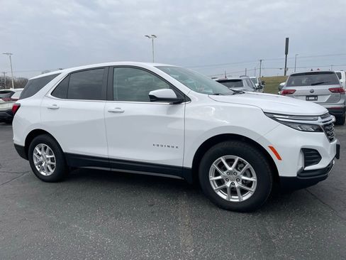 Used 2024 Chevrolet Equinox LT AWD/4WD image 2