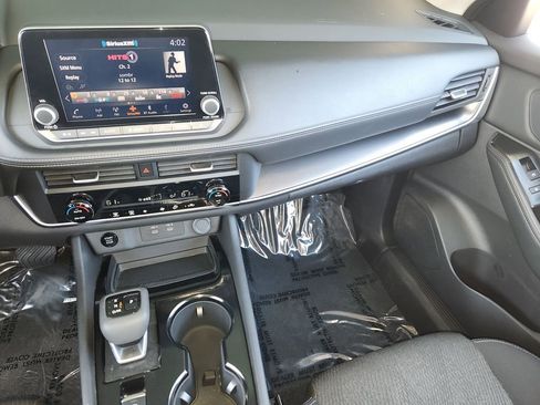 Used 2025 Nissan Rogue SV image 16