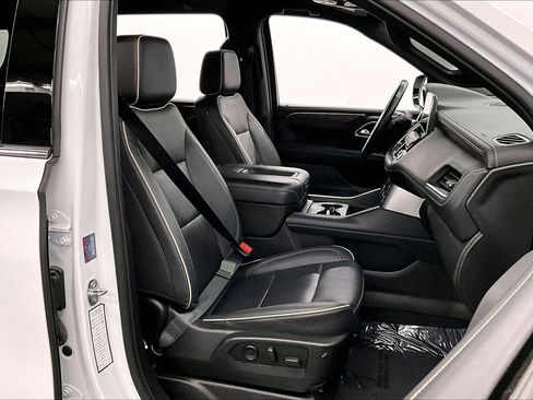 Used 2023 Chevrolet Suburban Premier AWD/4WD image 8