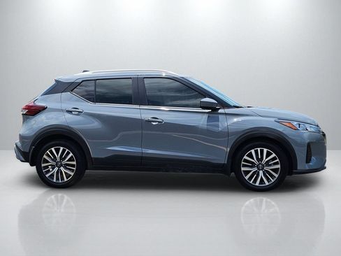 Used 2024 Nissan Kicks SV FWD image 4