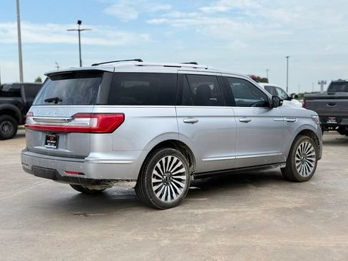 Used 2020 Lincoln Navigator Reserve w/ Luxury Package AWD/4WD image 2