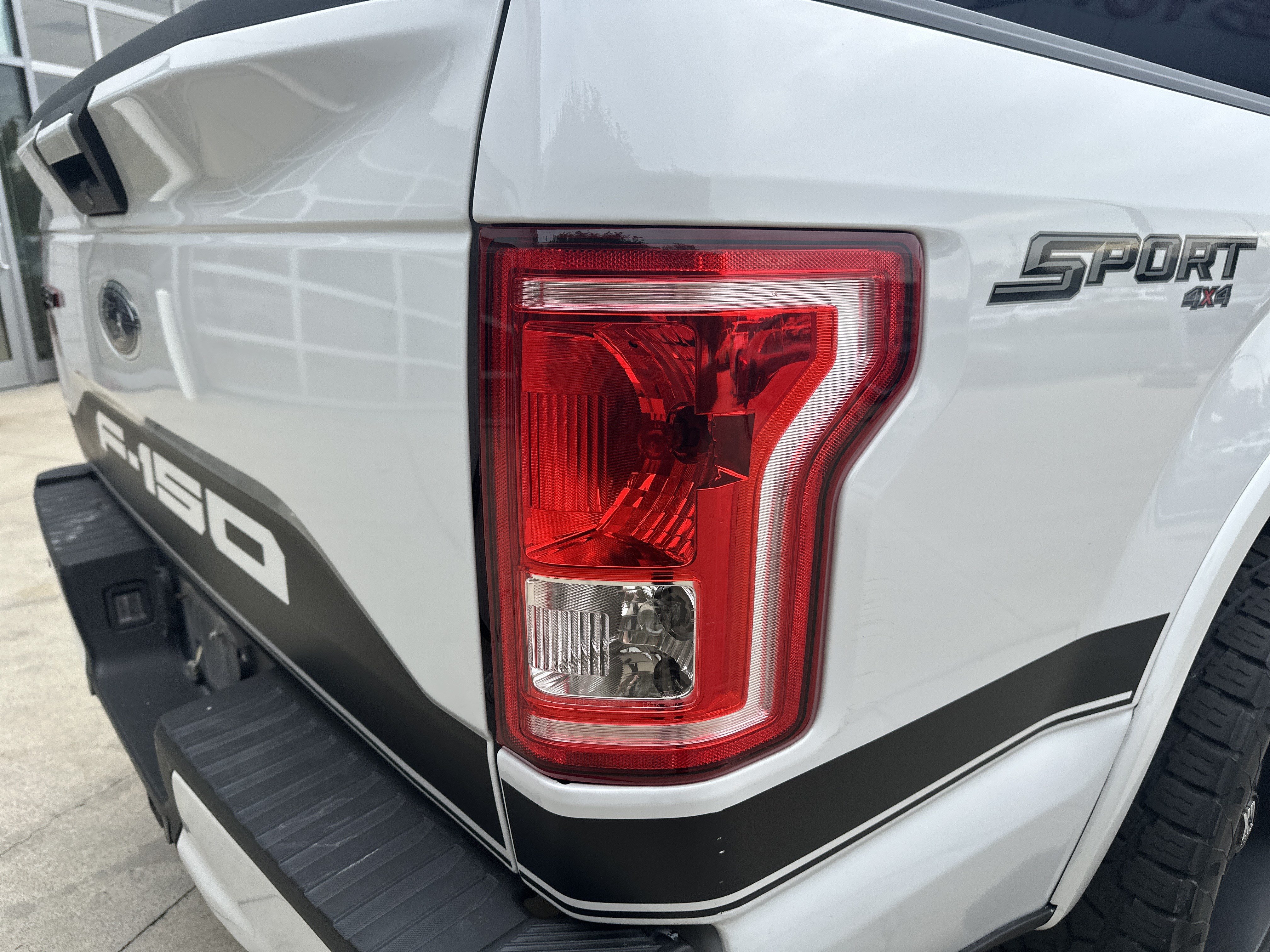 Used 2016 Ford F150 XLT w/ Equipment Group 302A Luxury AWD/4WD image 12