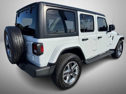 Used 2020 Jeep Wrangler Unlimited Sahara AWD/4WD image 3
