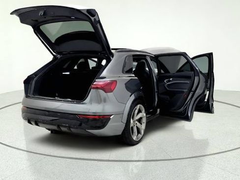 Used 2024 Audi Q8 e-tron Prestige AWD/4WD image 18