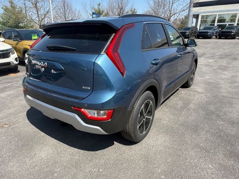 New 2025 Kia Niro EX w/ EX Cold Weather Package image 5
