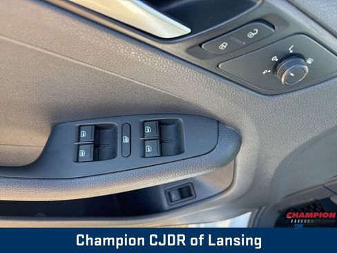 Used 2017 Volkswagen Jetta S image 19