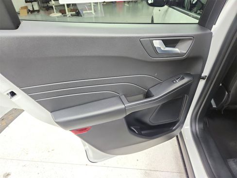 New 2026 Ford Escape ST-Line w/ Tech Pack #1 image 34