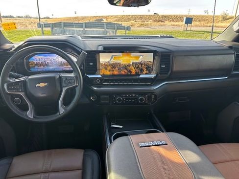 Used 2024 Chevrolet Silverado 3500 High Country w/ High Country Premium Package image 12