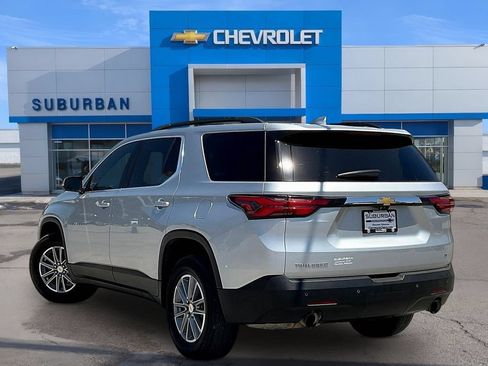 Used 2022 Chevrolet Traverse LT FWD image 3