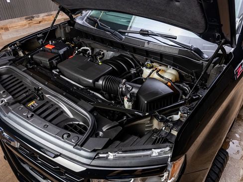 Used 2023 Chevrolet Silverado 1500 RST AWD/4WD image 39