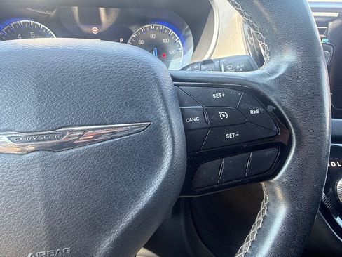 Used 2019 Chrysler Pacifica Touring-L Plus w/ S Appearance Package FWD image 26