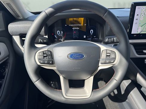 Used 2026 Ford Explorer Active RWD image 13