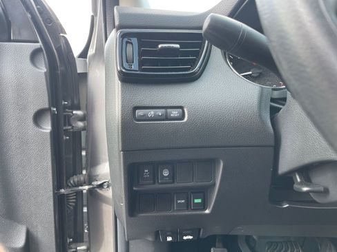Used 2021 Nissan Rogue Sport S FWD image 15