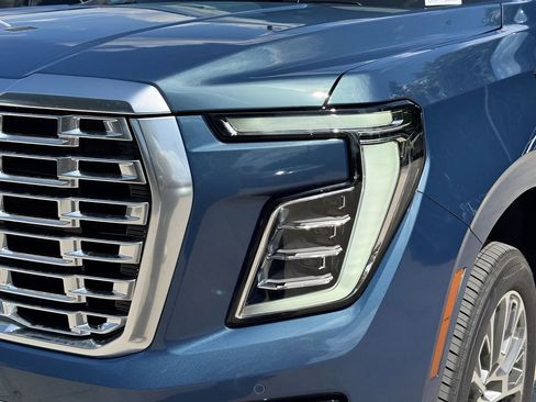 New 2026 GMC Yukon Denali w/ Denali Reserve Package AWD/4WD image 3