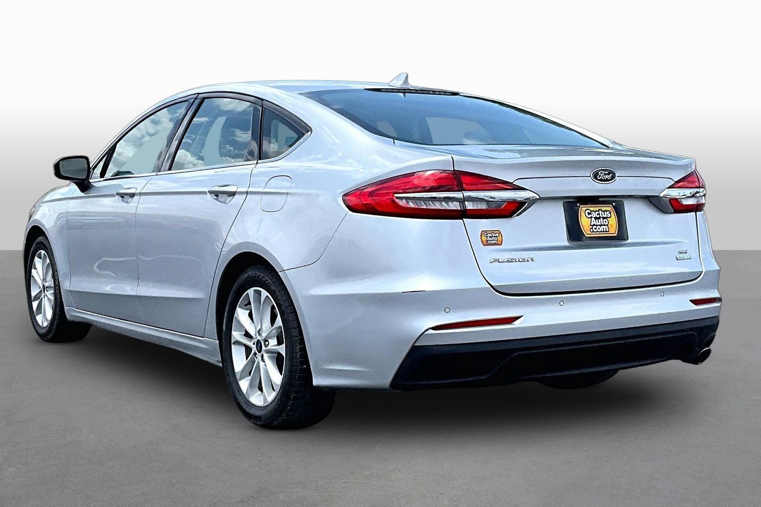 Used 2019 Ford Fusion SE FWD image 11